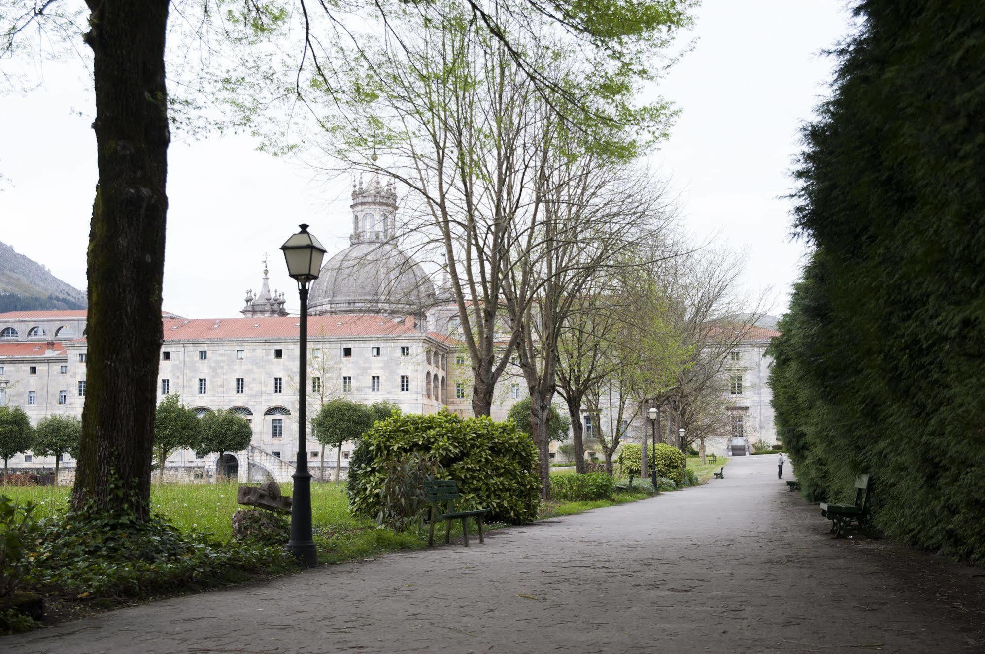 Hotel Arrupe Azpeitia Buitenkant foto